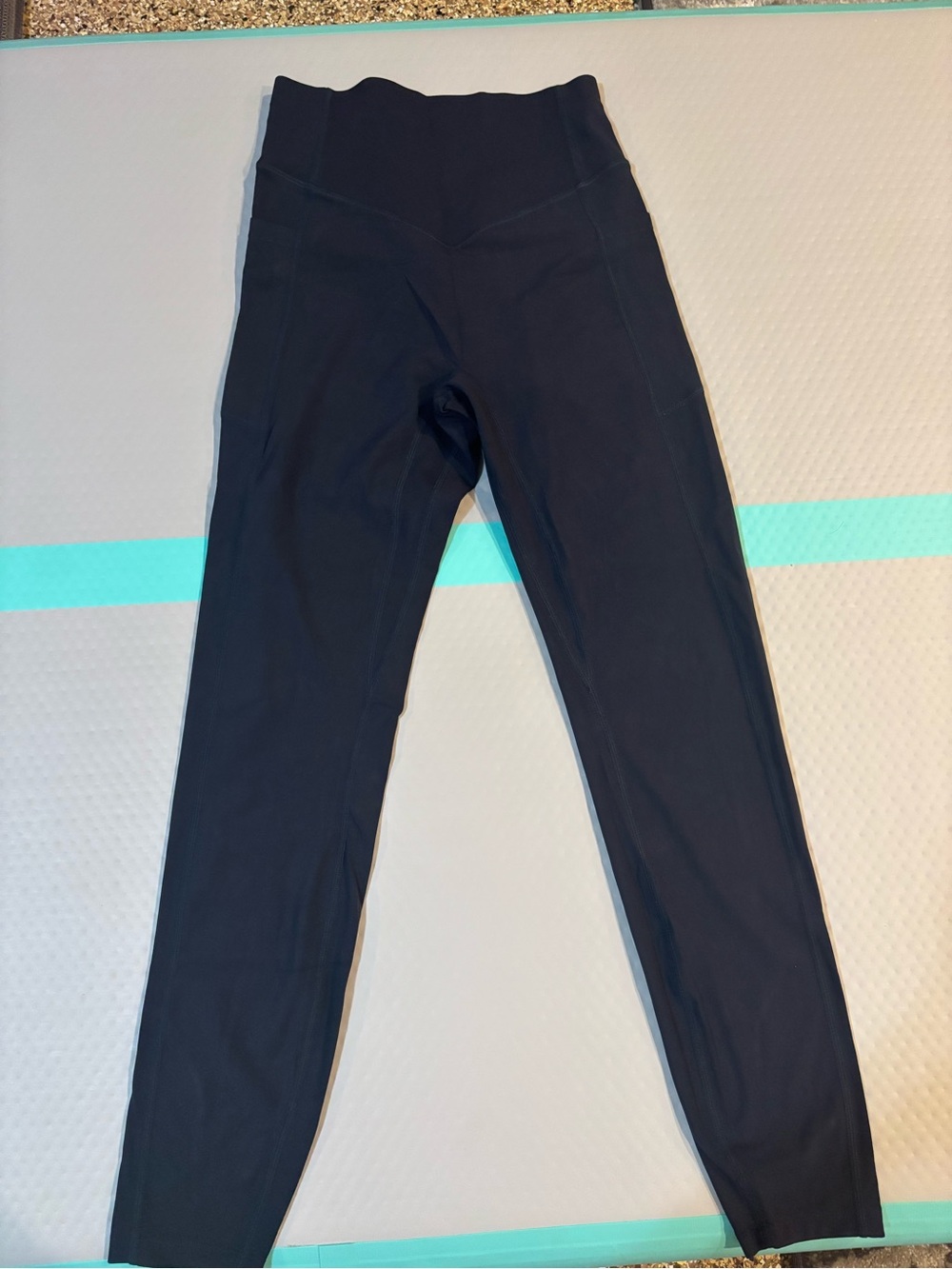 HALARA  Navy High-Rise Performance Leggings